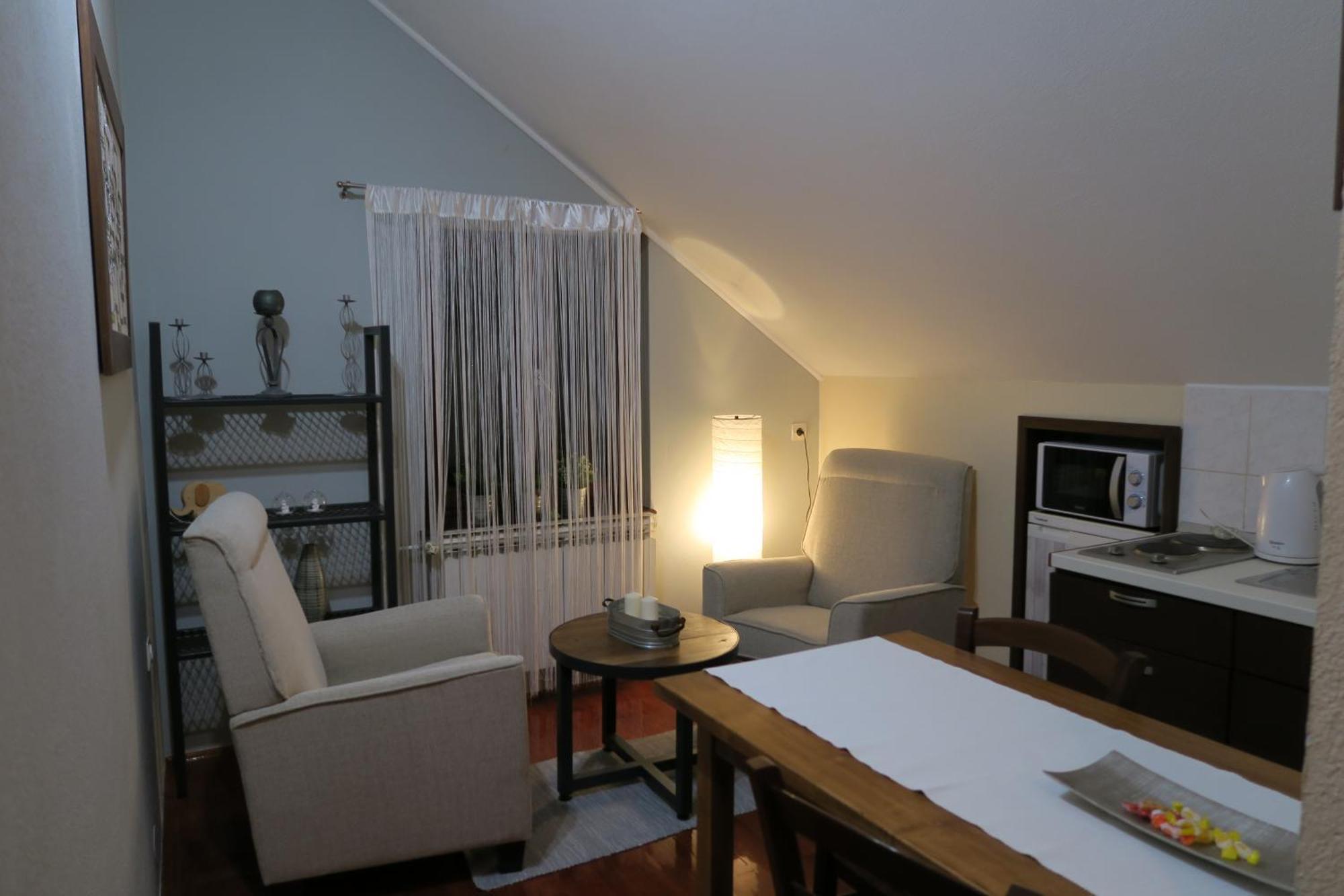 Apartments And Rooms Stefanac スルニュ エクステリア 写真