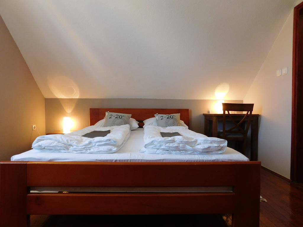 Apartments And Rooms Stefanac スルニュ エクステリア 写真