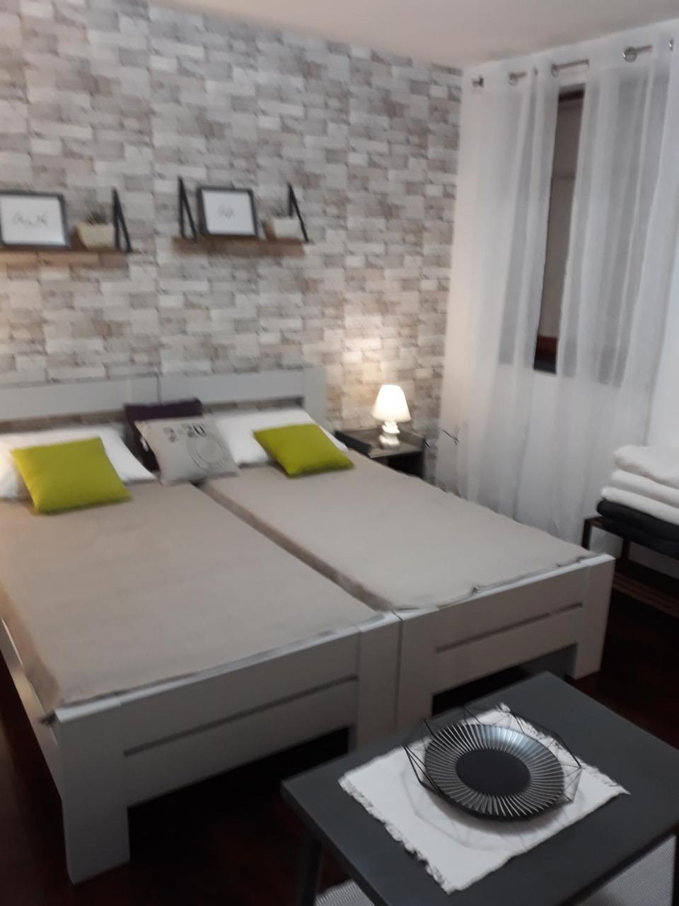 Apartments And Rooms Stefanac スルニュ エクステリア 写真